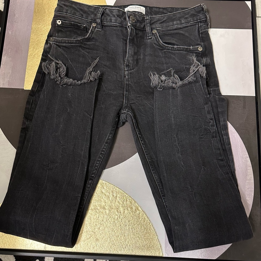 Zara Black Cropped Ankle Jeans with Edgy Distressed Hem